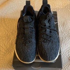 Nike- Lebron XV Low